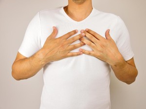 Dikira Cedera Dada gegara Olahraga, Ternyata Pria Ini Idap Kanker Payudara