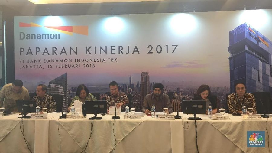 Pengalihan saham Bank Danamon masih perlu meminta perijinan kepada pemegang saham dan Otoritas Jasa Keuangan (OJK).
