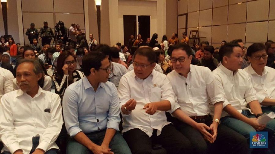 Konferensi pers ini dlhadiri oleh Direksi Astra Internasional, Menteri Perhubungan RI Rudiantara dan Pendiri Go-Jek Indonesia Nadiem Makarim.