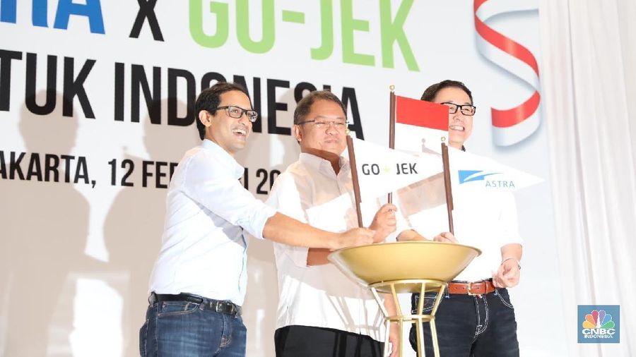 Konglomerasi otomotif terbesar di Indonesia PT Astra International Tbk menyuntik Go-jek sebesar US$150 juta.