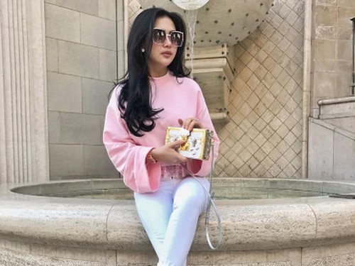 Biasa Beli Tas Miliaran, Syahrini Bingung Harus Belanja Baju Rp 300 Ribu Biasa Beli Tas Miliaran, Syahrini Bingung Harus Belanja Baju Rp 300 Ribu