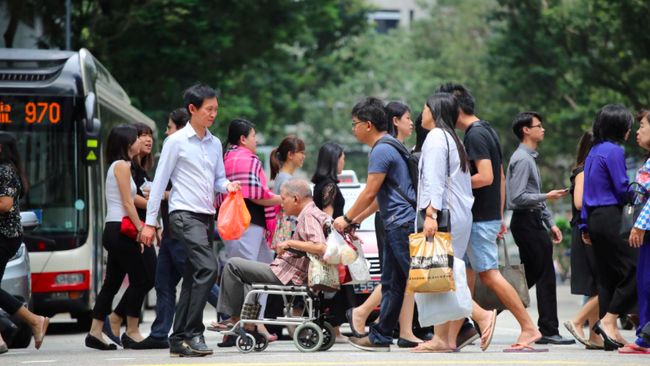 54% Warga Indonesia Hidup dari Gaji ke Gaji, Tak Ada Tabungan