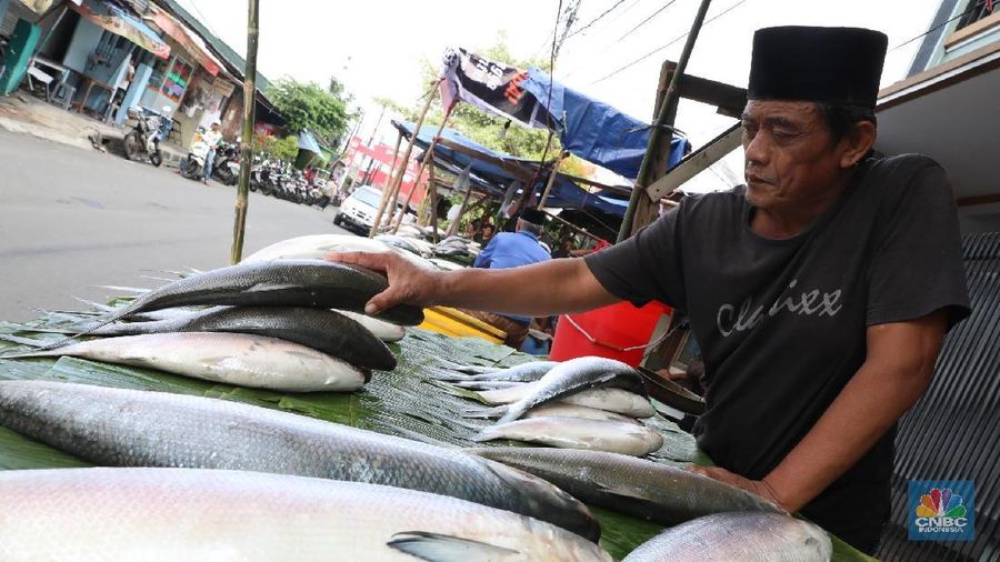 Jelang Imlek banyak pedagang Ikan Bandeng dadakan menjajakan dagagannya.