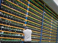 Penambang Bitcoin Makin Sulit Dapat Cuan, Kripto Ambruk Hari Ini