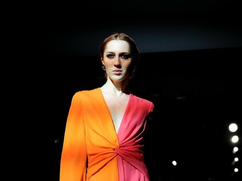 Indah, Koleksi Terakhir Carolina Herrera Sebagai Creative Director di NYFW Indah, Koleksi Terakhir Carolina Herrera Sebagai Creative Director di NYFW