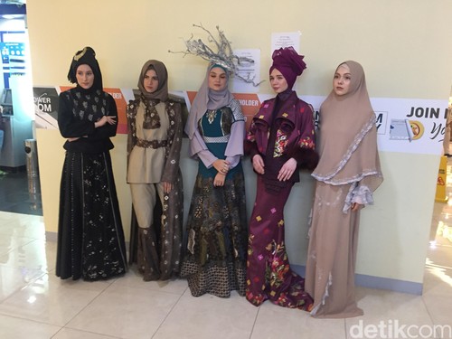 Tenun Payakumbuh Bakal Eksis di London Fashion Week Tenun Payakumbuh Bakal Eksis di London Fashion Week