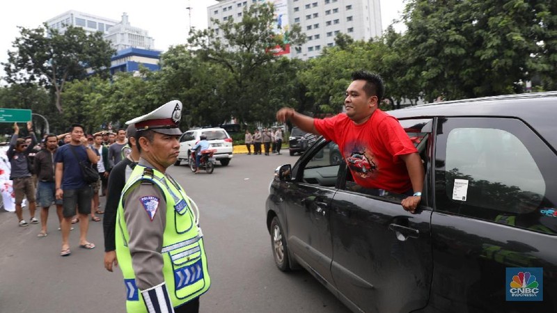 Driver taksi online kembali berdemo menolak Peraturan Menteri Perhubungan Nomor 108 Tahun 2017.