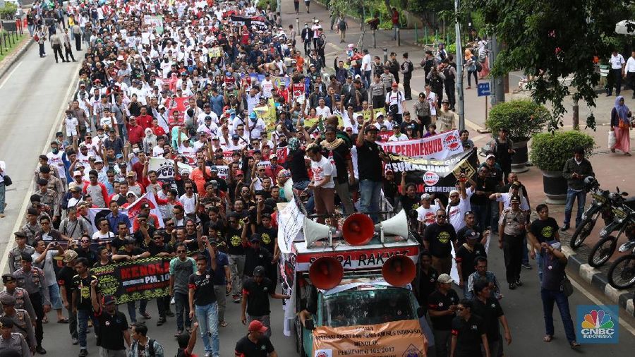 Driver taksi online kembali berdemo menolak Peraturan Menteri Perhubungan Nomor 108 Tahun 2017.