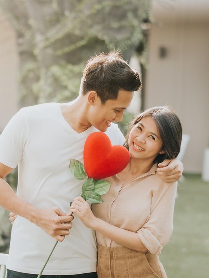 Arti Hari Valentine bagi Pasangan yang Sudah Berpacaran Arti Hari Valentine bagi Pasangan yang Sudah Berpacaran