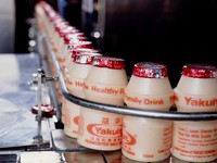 Danone Jual Kepemilikan, Saham Yakult Anjlok