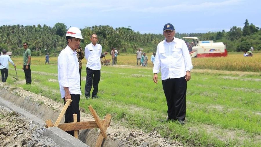 Presiden Tinjau Program Padat Karya Tunai di Seram Bagian Barat.