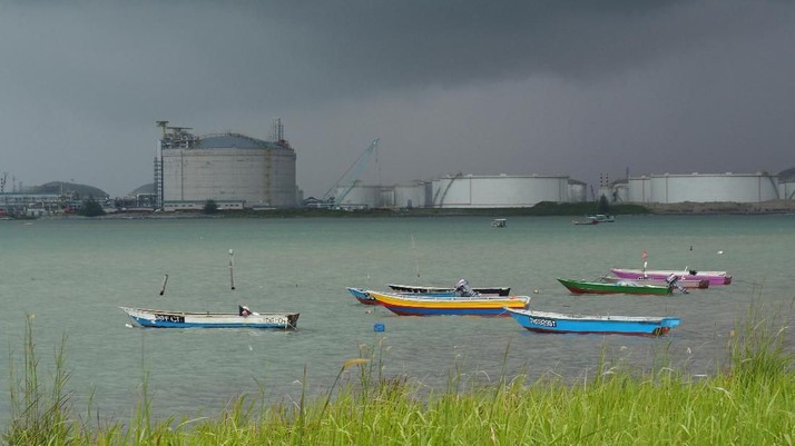 Bahlil Sebut Tangki Minyak Baru Bakal Dibangun di Karimun Mei 2026