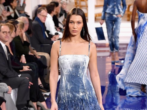 Jarang Terjadi, Model Fashion Show Tanpa Sepatu di New York Fashion Week Jarang Terjadi, Model Fashion Show Tanpa Sepatu di New York Fashion Week