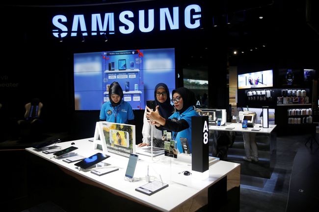 Pengguna Samsung Mengeluh Muncul Iklan Di Smartphone