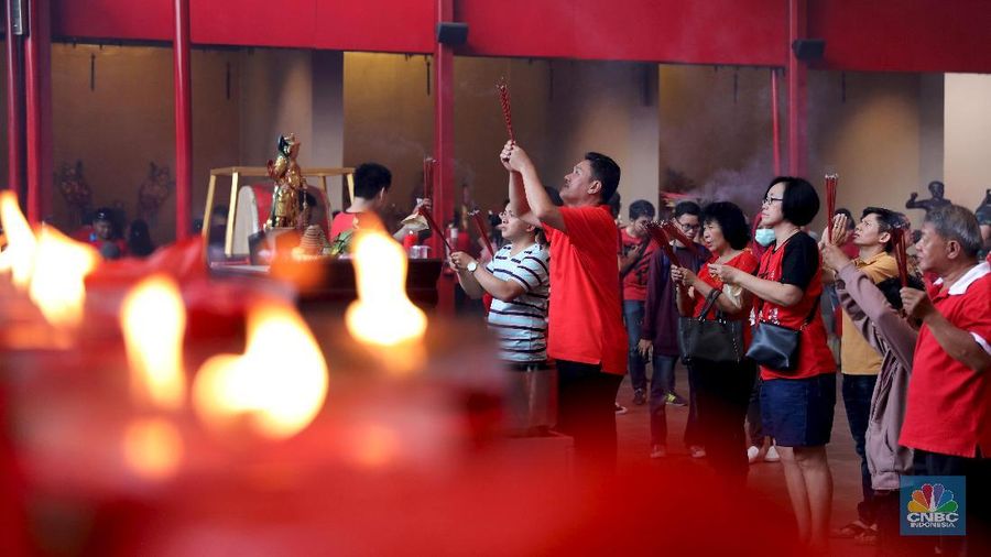 Kemeriahan perayaan Imlek 2569 di berbagai negara.