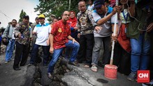 Rutinitas Anies Tiap Imlek dan Cheongsam dari Petak Sembilan