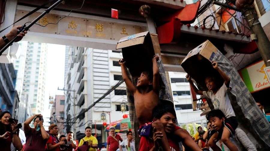 Kemeriahan perayaan Imlek 2569 di berbagai negara.