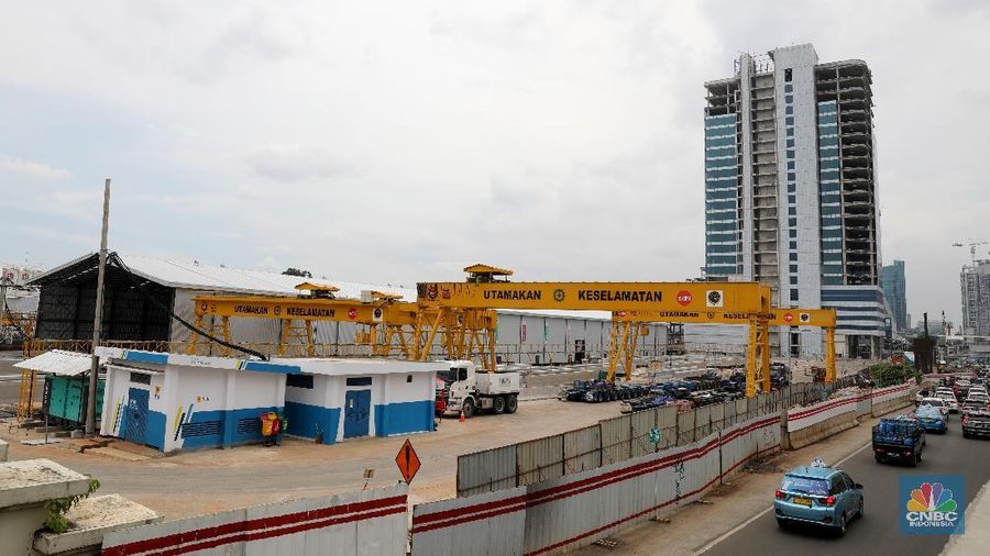 Progres proyek pembangunan kereta api ringan atau Light Rail Transit (LRT) yang ditargetkan akan rampung pada 2019