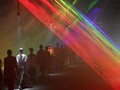 'Pelangi' Burberry di Peragaan Terakhir Christopher Bailey