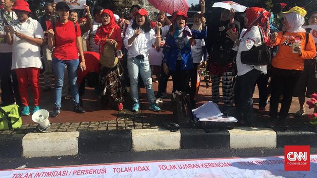 Puluhan Masyarakat Tanda Tangan Petisi Tolak Aksi Intoleransi