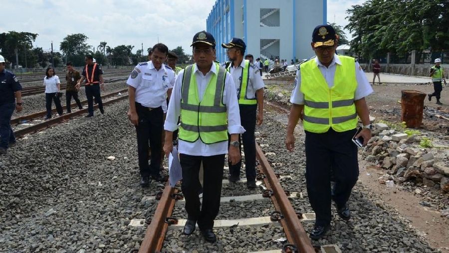 Target yang disampaikan pemerintah tersebut lebih cepat dua tahun dari rencana semula.