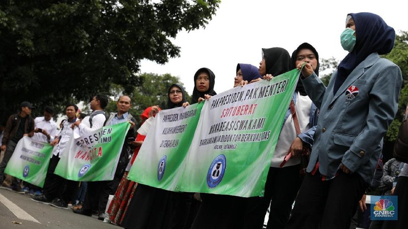 Menurut mereka pengurangan kuota beasiswa BPP-DN dan BUDI DN 2017.