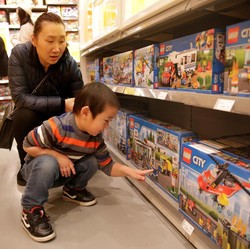 Barang China di RI Kok Bisa Murah Banget? Ini Penyebabnya
