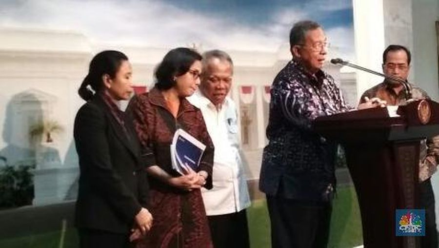 Rini Soemarno melemparkan indikasi bakal mengenakan sanksi kepada jajaran direksi perusahaan pelat merah.
