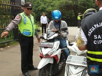 Pemilik Kendaraan Bermotor Kena 2 Pajak Baru Mulai Januari 2025