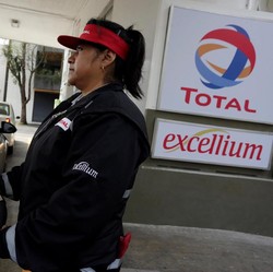 Total Pasang Harga BBM Baru, Shell Masih Tertahan