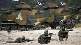 Latihan tahun ini diwarnai dengan undangan kontroversial Thailand untuk Myanmar, negara yang jadi lokasi pelanggaran HAM terhadap Rohingya. (REUTERS/Athit Perawongmetha)