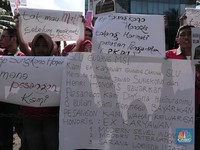 Eks Karyawan 7-Eleven Demo Tuntut Pesangon yang Belum Dibayar