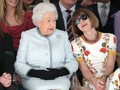 Ratu Elizabeth Tak Lagi Pakai Busana dengan Bulu Hewan Asli