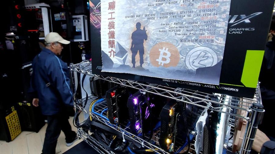 Beberapa pasar bazaar elektronik terbesar di Asia dibanjiri pelanggan yang mencari teknologi terbaru pertambangan uang digital.