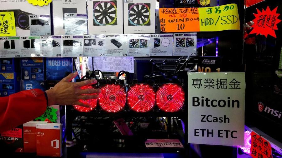 Beberapa pasar bazaar elektronik terbesar di Asia dibanjiri pelanggan yang mencari teknologi terbaru pertambangan uang digital.