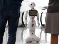 Josie Pepper Robot Humanoid Bandara di Jerman