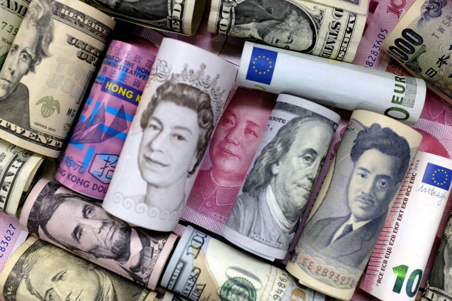 Mata Uang Euro, Hong Kong dollar, U.S. dollar, Japanese yen, pound and Chinese 100 yuan