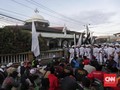 Massa Subuh Berjamaah Yakin Rizieq Shihab Pulang Hari Ini