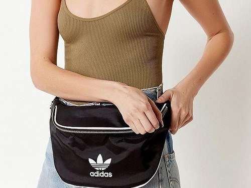 Stylish Ala Rihanna Hingga Syahrini dengan 5 Tas Pinggang Harga Terjangkau Stylish Ala Rihanna Hingga Syahrini dengan 5 Tas Pinggang Harga Terjangkau
