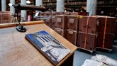 Koleksi yang begitu banyak, mulai dari koleksi berusia lebih dari 1.200 tahun, koleksi musik era Bizantium, abad ke-19, hingga modern membutuhkan penanganan serius. (AFP/Louisa Gouliamaki)