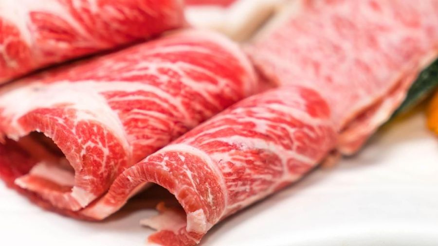 Harga daging di dalam negeri masih mahal, di atas Rp 100.000/kg.