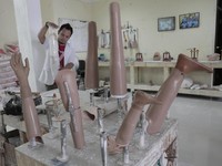 Yayasan Peduli Tuna Daksa Pembuatan Tangan dan Kaki Imitasi