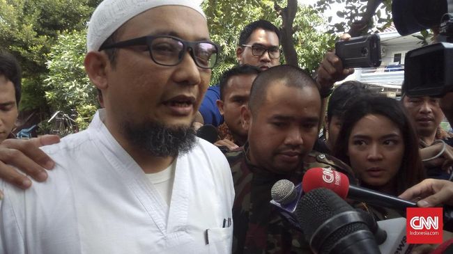 Operasi Tahap Dua, Mata Kiri Novel Alami Pendarahan