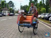 Menteri ESDM Jajal Mobil hingga Becak dari Tenaga Listrik