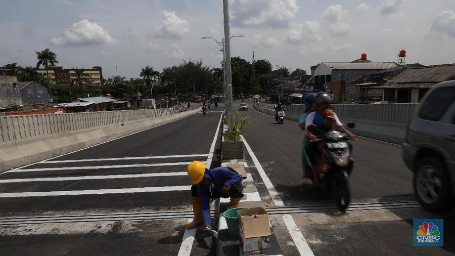 Simpang Susun ini akan mengurai kemacetan di pertigaan jalan Bekasi Timur Raya dan Jalan I Gusti Ngurah Rai.