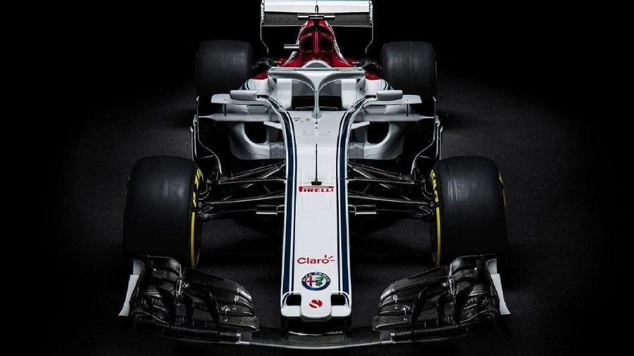 Kompetisi Formula 1 musim 2018 segera dimulai. Pekan ini, hampir seluruh tim sudah memperkenalkan jet darat mereka. 