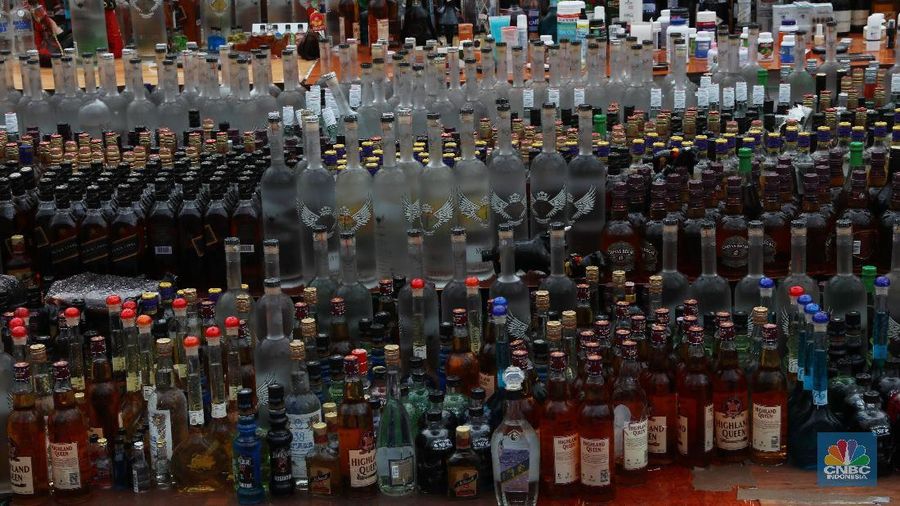 Minuman Beralkohol, Miras (cnbc Indonesia/Muhammad Sabki)