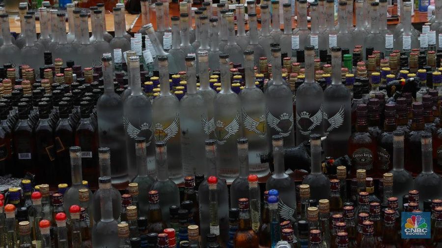 Minuman Beralkohol, Miras (cnbc Indonesia/Muhammad Sabki)