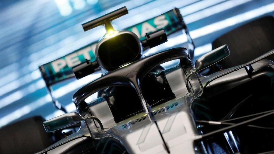Kompetisi Formula 1 musim 2018 segera dimulai. Pekan ini, hampir seluruh tim sudah memperkenalkan jet darat mereka. 