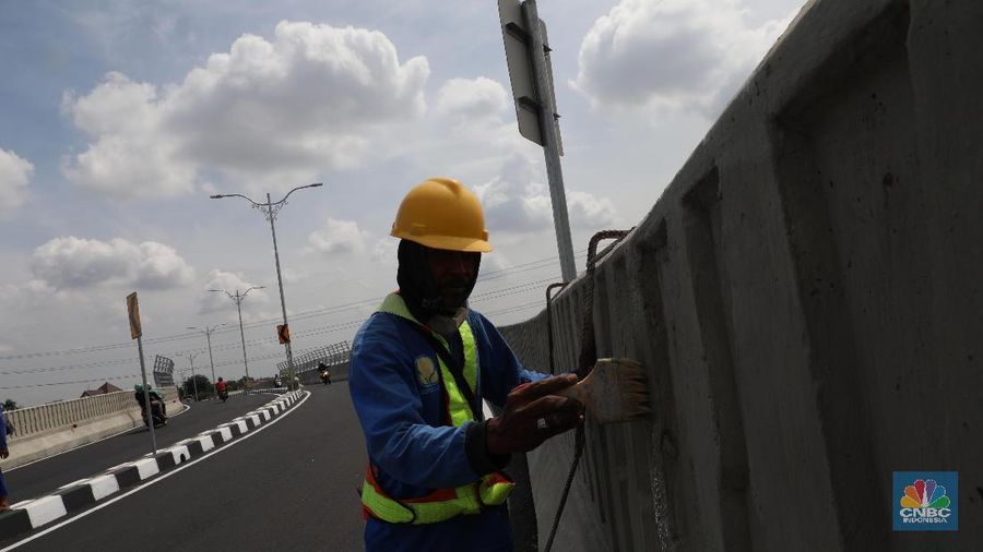 Simpang Susun ini akan mengurai kemacetan di pertigaan jalan Bekasi Timur Raya dan Jalan I Gusti Ngurah Rai.